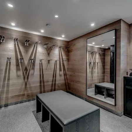 Villa 7br Ski-in Ski-out Chalet In *