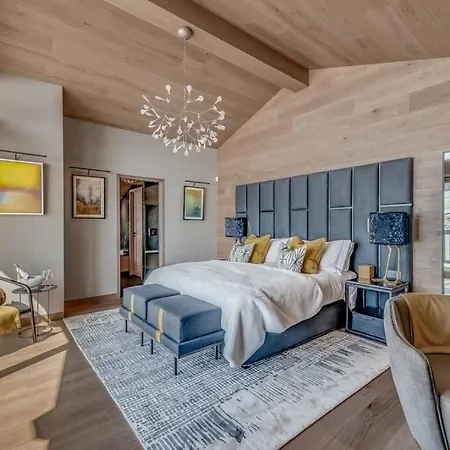 Villa 7br Ski-in Ski-out Chalet In