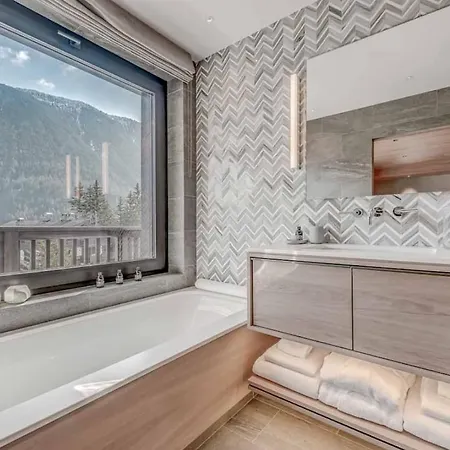 7br Ski-in Ski-out Chalet In Villa Courchevel