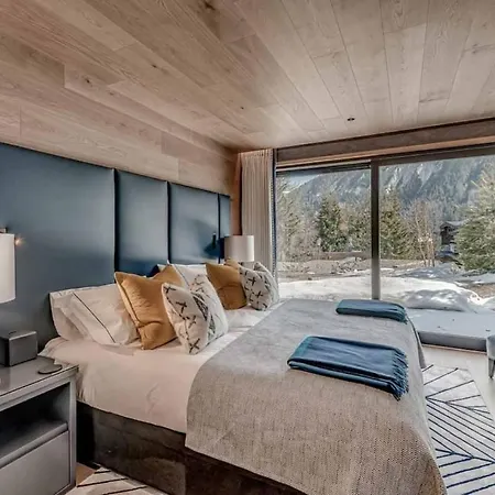 7br Ski-in Ski-out Chalet In